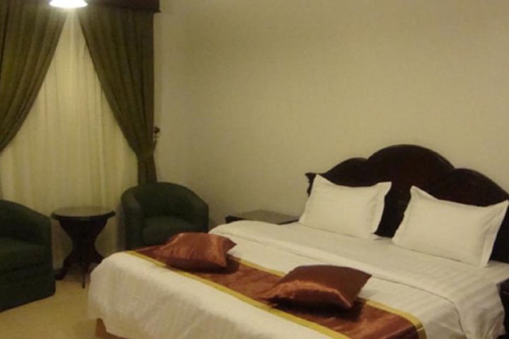 Room 5 of 10