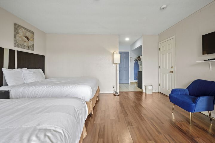 Basic 2 Queen Beds City View (8 of 12)