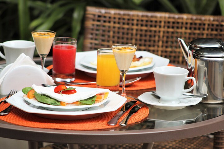 Breakfast/Coffee Service 70 of 105