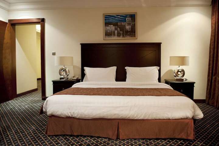 Room 8 of 35