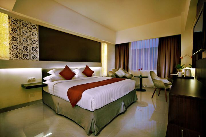 Room 6 of 33