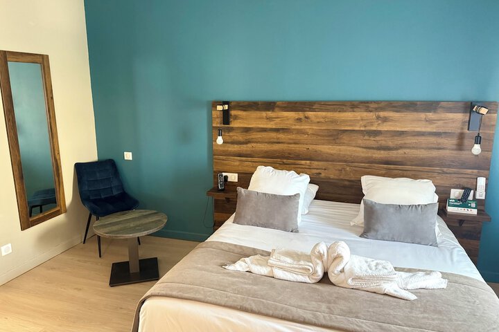 Room 10 of 30