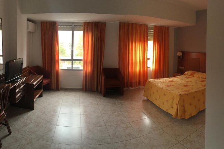 Room 10 of 37