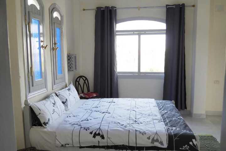 Room 18 of 107