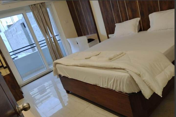 Room 5 of 7
