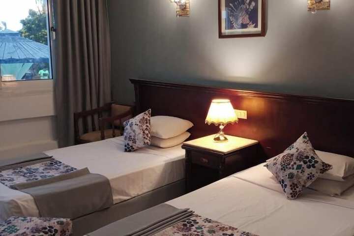 Room 6 of 17