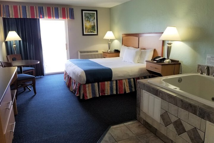 Room 5 of 66