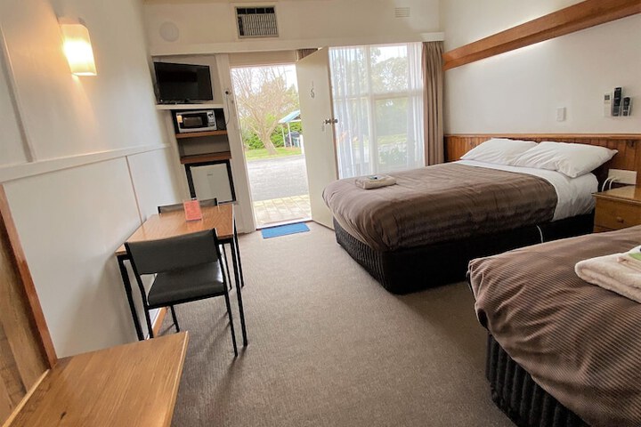 Room 8 of 34