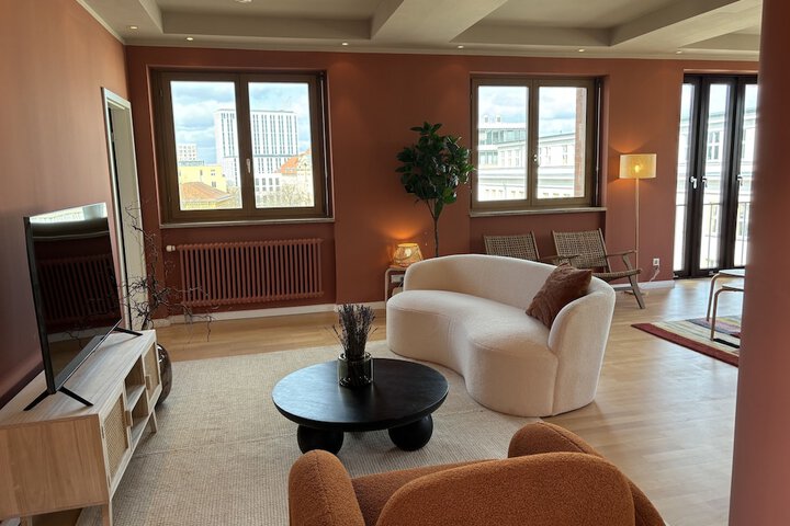 Room 95 of 147