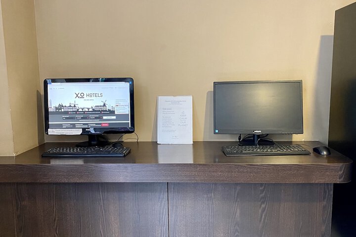 Business Center 36 of 42