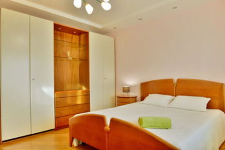 Room 100 of 203