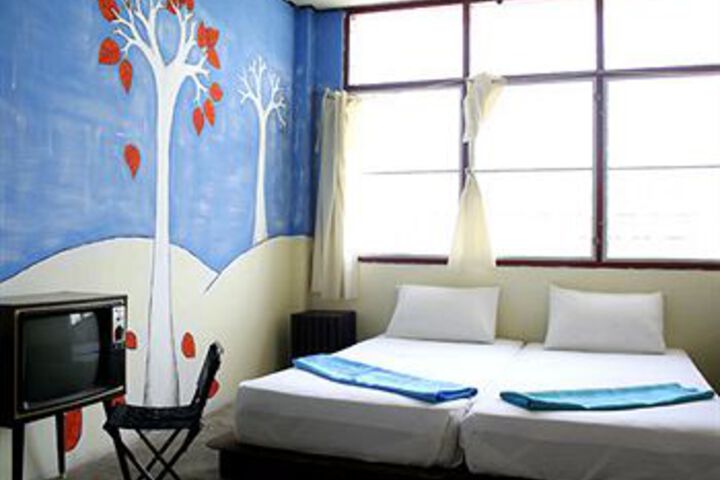 Room 3 of 11