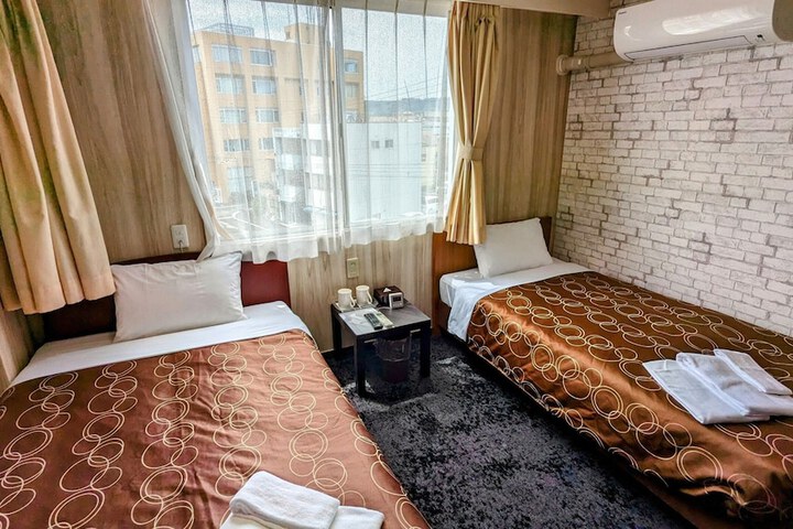 Room 20 of 34