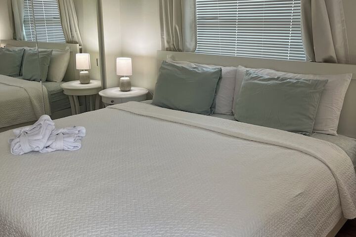 Room 33 of 156