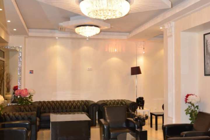 Entrance & Lobby