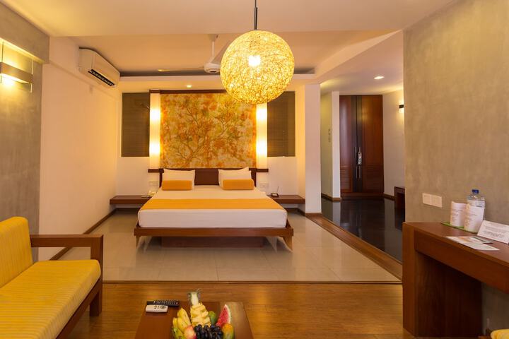 Room 55 of 210
