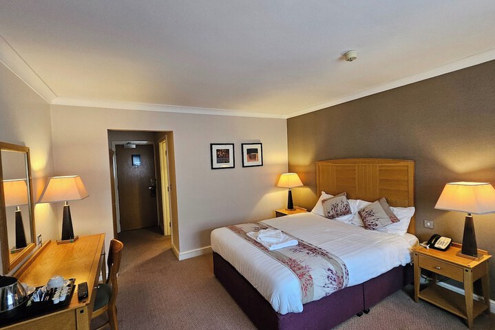 Room 11 of 29