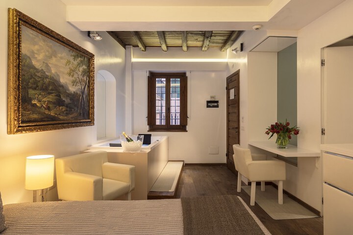 Room 21 of 40