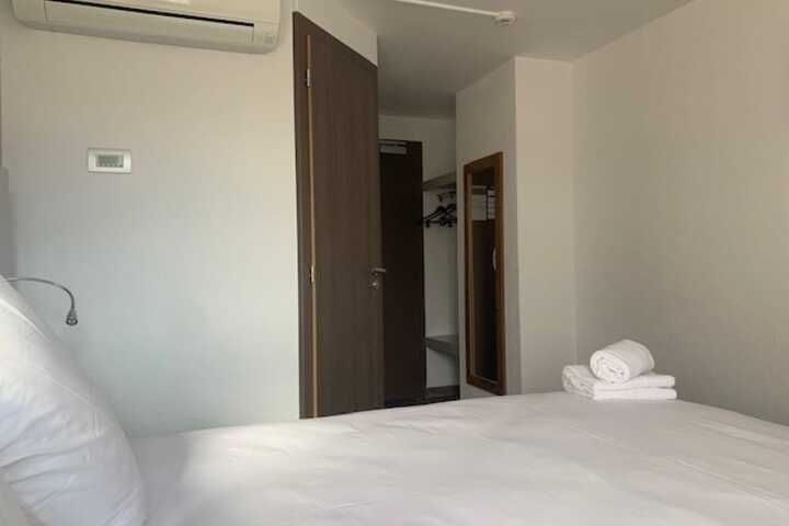 Room 15 of 49
