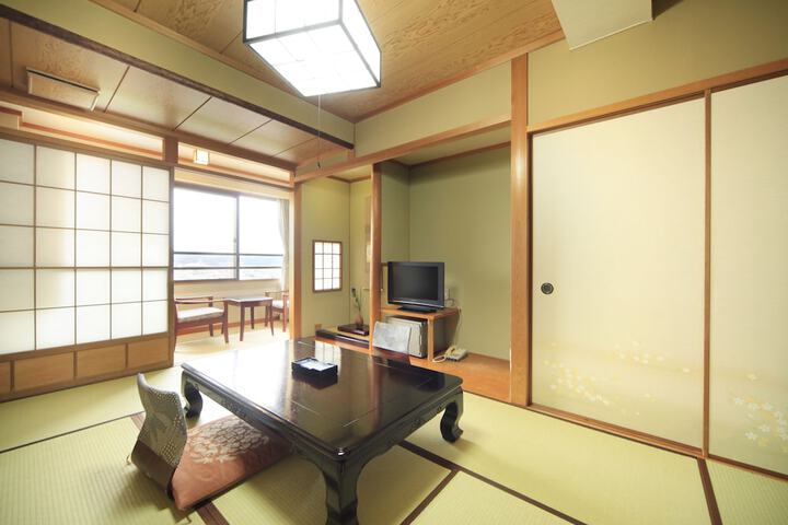 Room 7 of 51