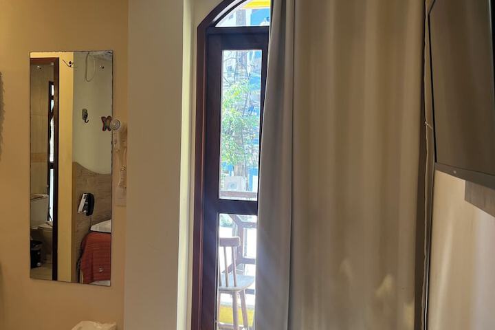 Room 44 of 80