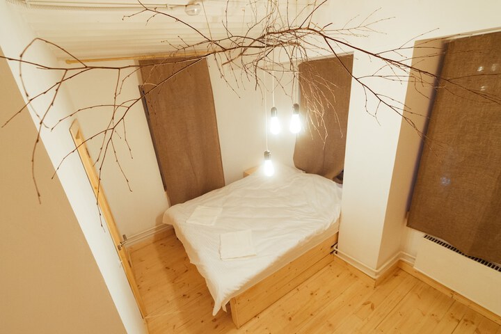 Room 16 of 26
