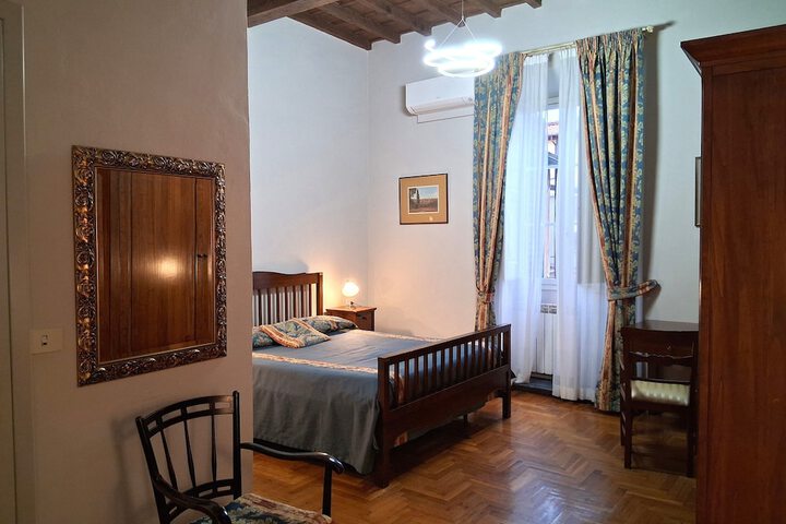 Room 27 of 72