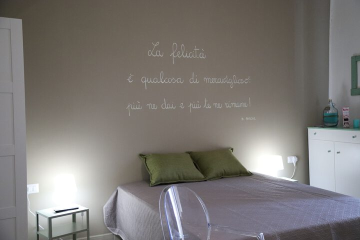 Room 16 of 36