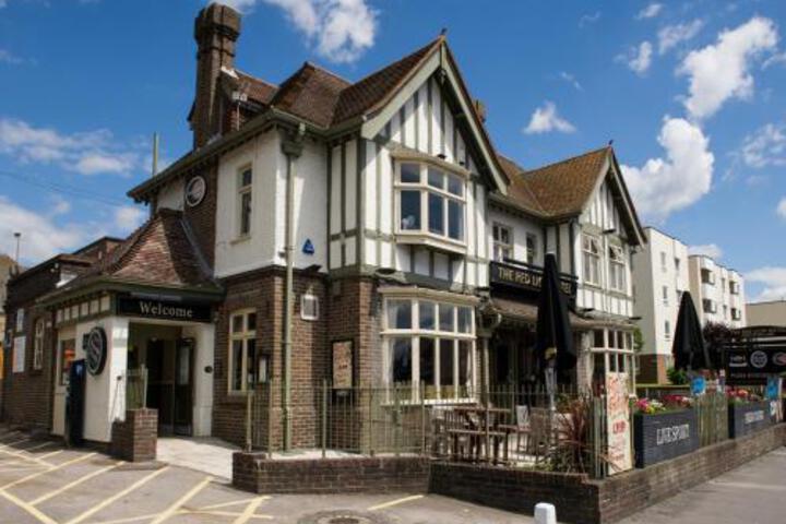 RED LION HOTEL