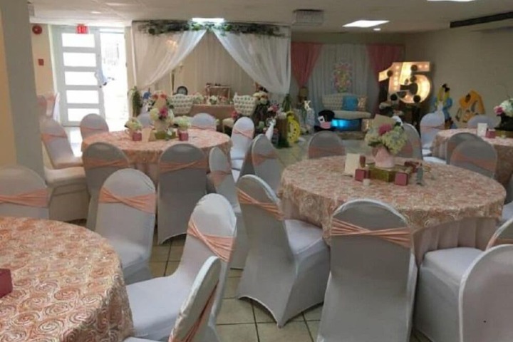Ballroom/Hall 33 of 44