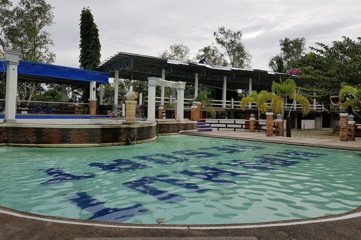 Pool 27 of 39