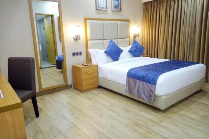 Room 5 of 24