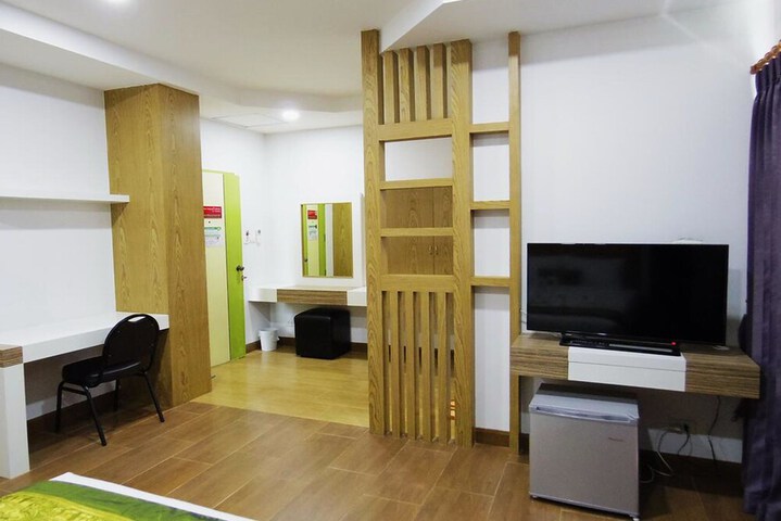 Room 26 of 38