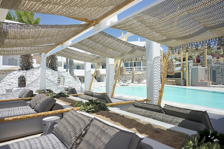 Sundeck 179 of 184