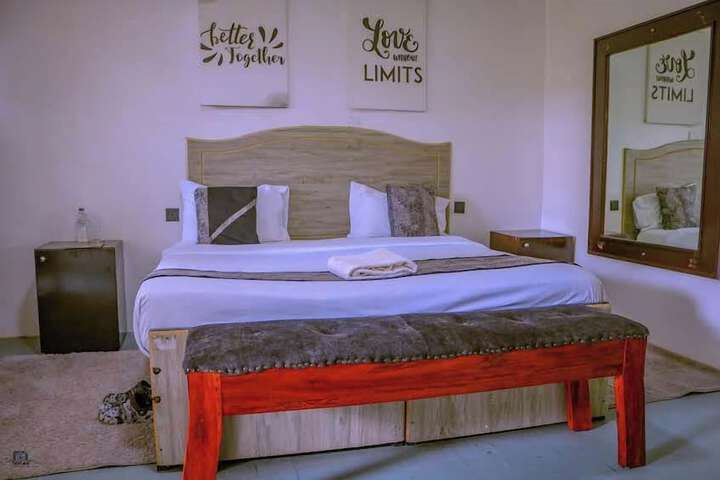 Room 13 of 21