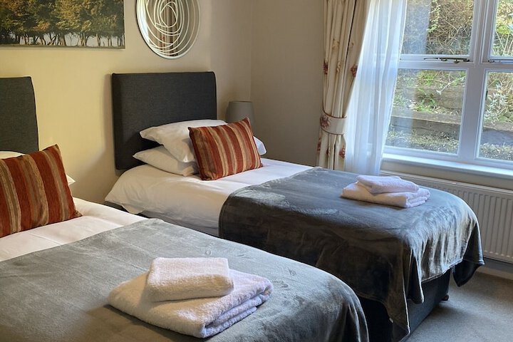 Room 7 of 33
