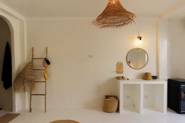 Room 8 of 27