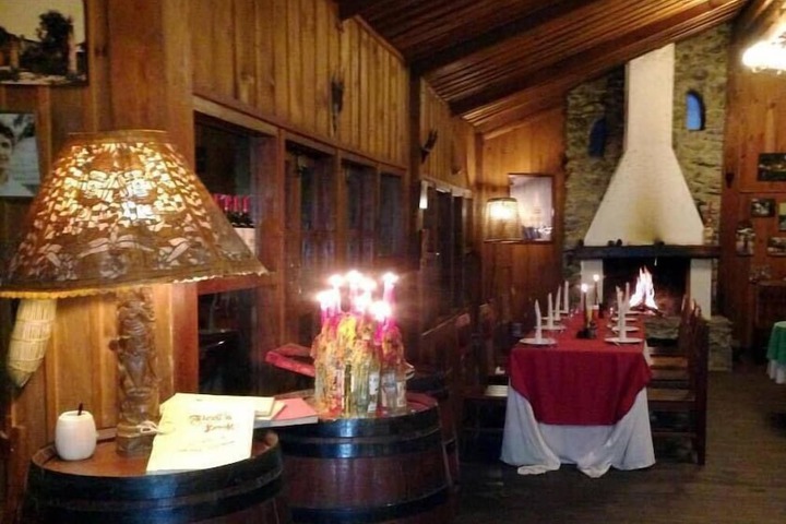 Dining 13 of 17