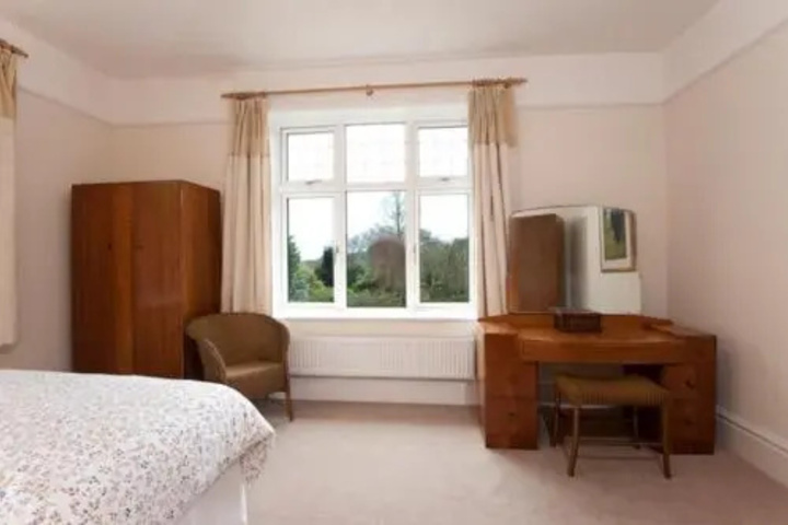 Room 5 of 20