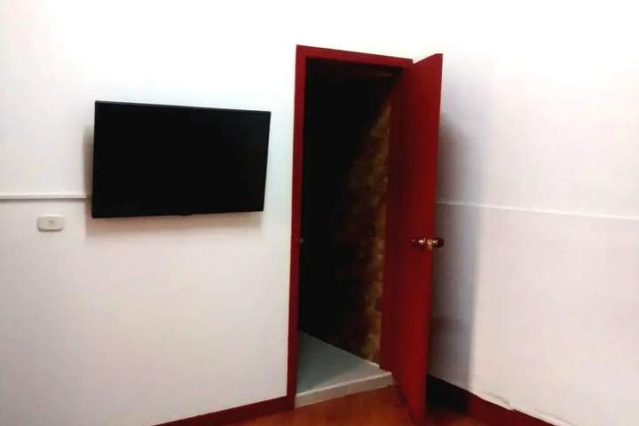 Room 14 of 14