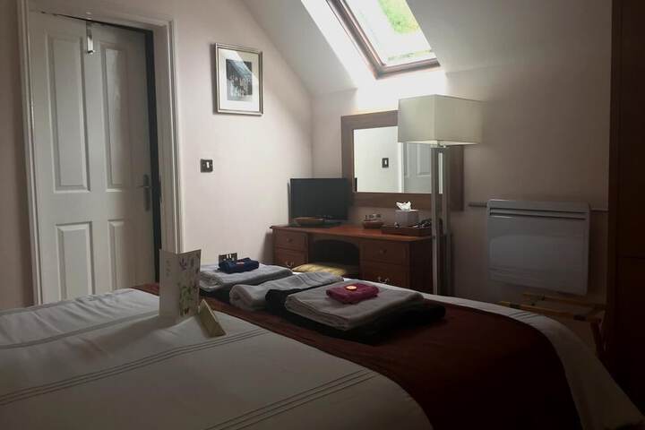 Room 5 of 13