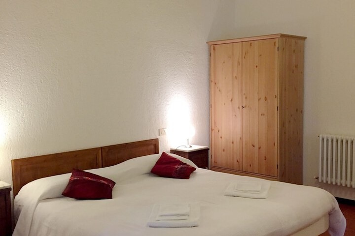 Room 20 of 33