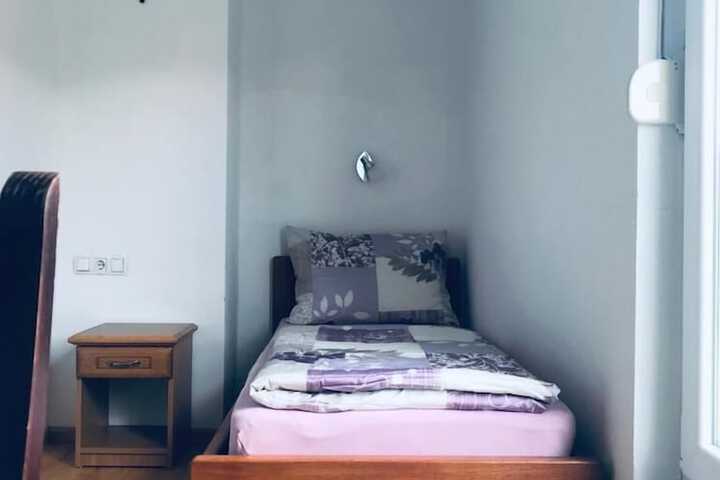 Room 48 of 60