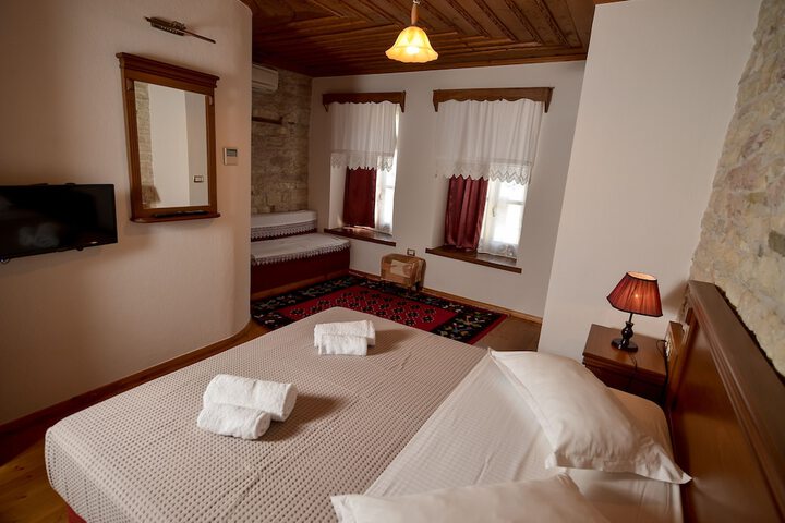Room 25 of 53