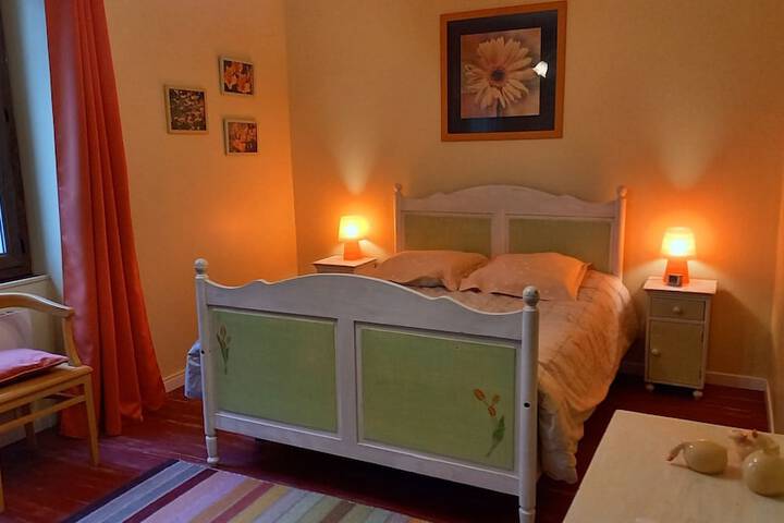 Room 13 of 34