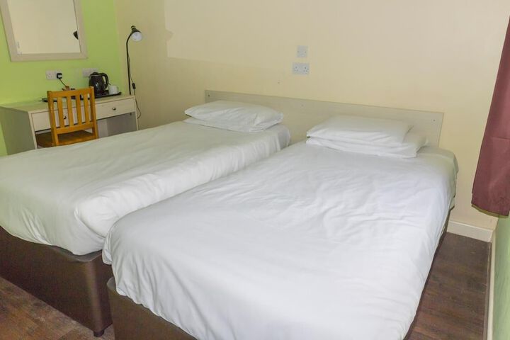 Room 9 of 19