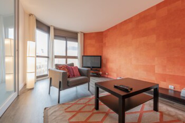 Room 4 of 12