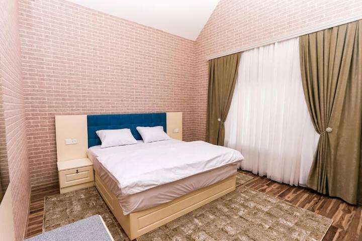 Room 7 of 20