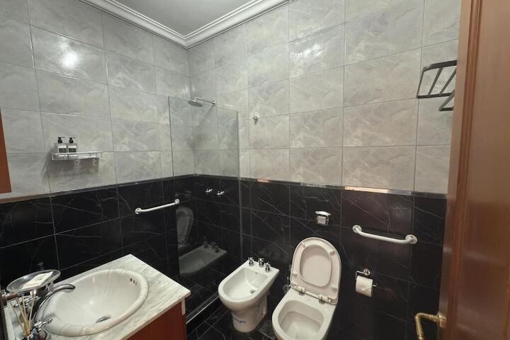 Room 18 of 37