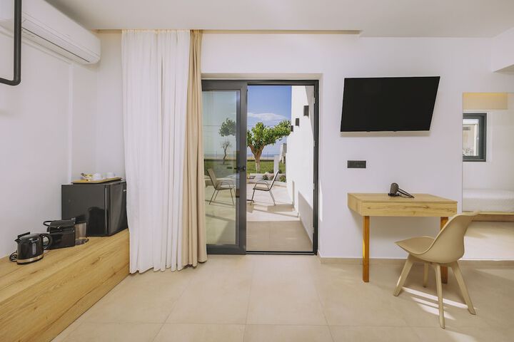 Room 37 of 100